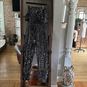 BEBE STRAPLESS SEQUIN OVERLAY JUMPSUIT XS BLACK NEW 2
